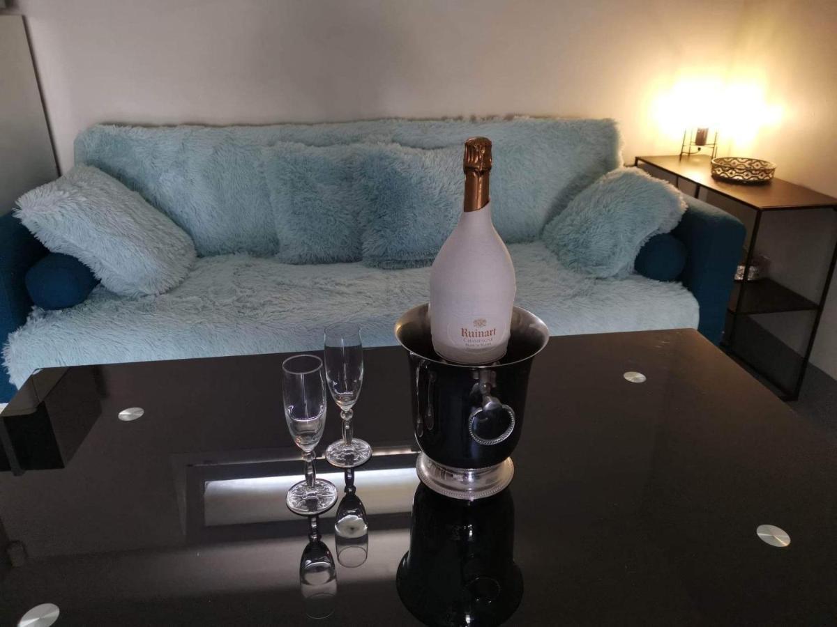 Suite Jacuzzi Au Calme Domont Exterior foto